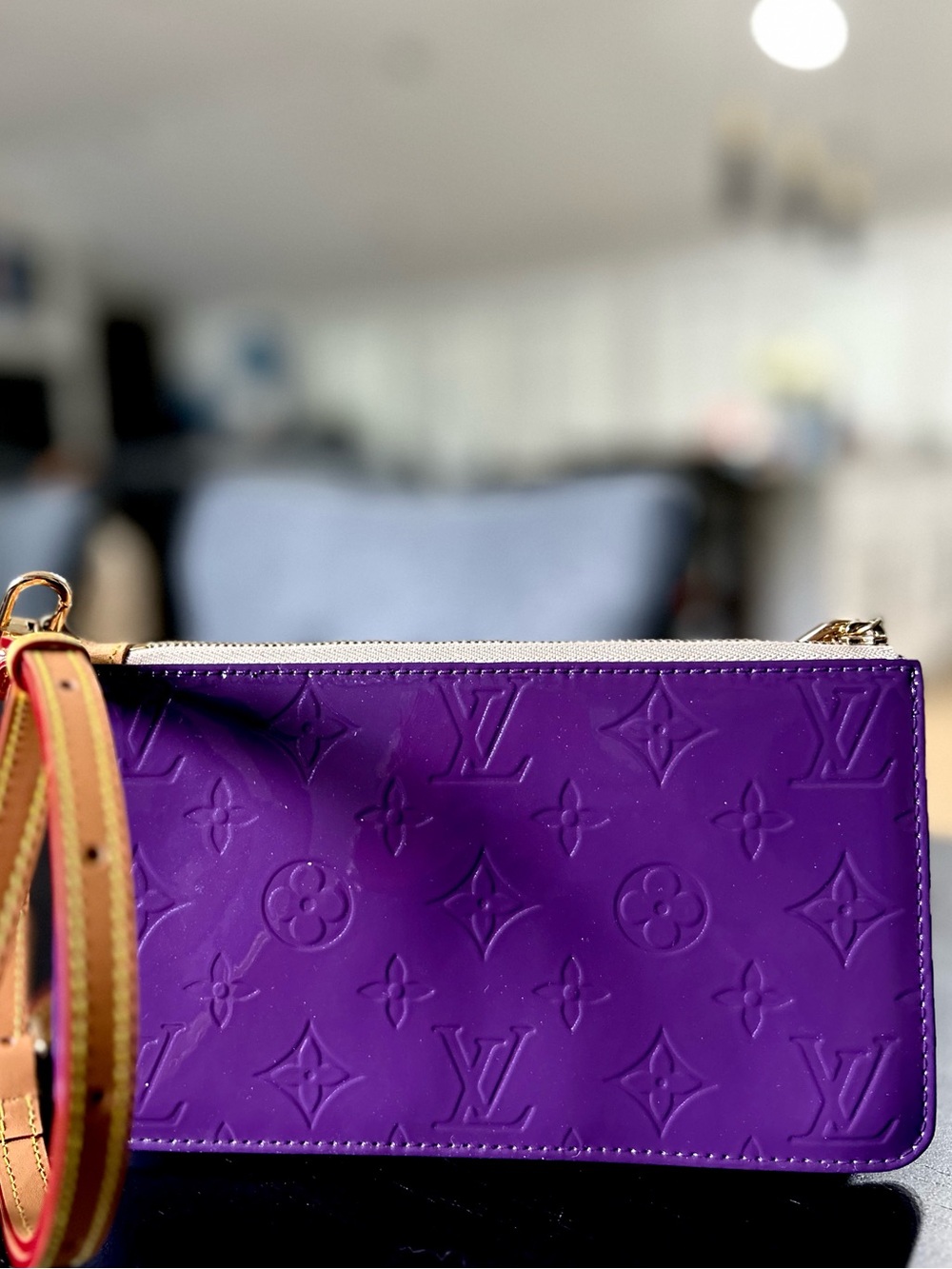 Louis Vuitton Authentic Rare Purple Vernis Monogram Crossbody - Picture 4 of 16